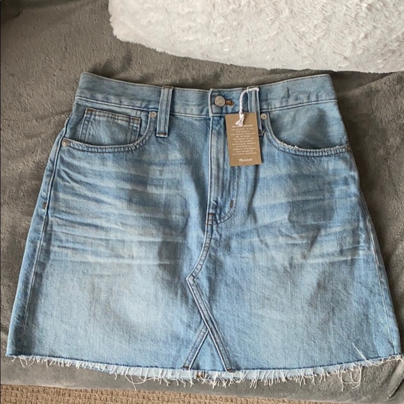 Madewell Dresses & Skirts - NWT Madewell Jeans Skirt Size 27​